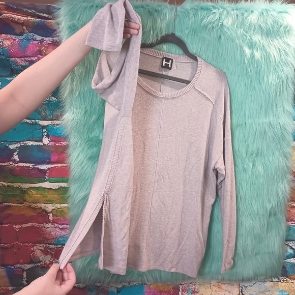 H by Bordeaux Light Gray Waffle Knit Raw Hem Sweater Size L - Picture 3 of 10